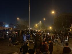 صور .. الأمن يستخدم المسيل للدموع بمصادمات ليلية مع المحتجين بوثبة بغداد