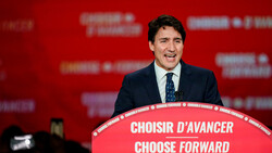 ترودو يعد بعد فوز حزبه في الانتخابات بجعل حياة الكنديين أكثر رفاهية