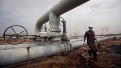 Iraq struggles to implement OPEC agreement reducing oil production : Agency