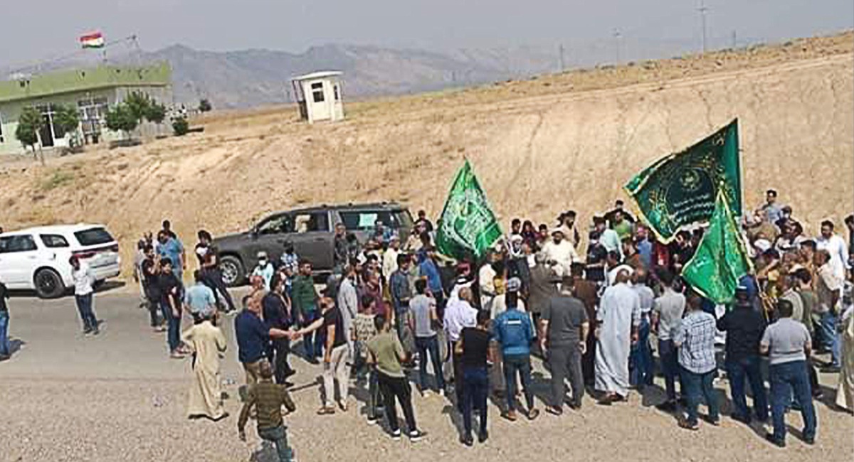 مئات "الدراويش" يقتحمون بالسيوف والخناجر معبراً في كوردستان ويقتلون أفراد أمن إيرانيين