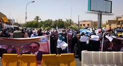 صور .. تظاهرة منددة باطلاق سراح العيساوي وسط بغداد وتحديد موعد جديد لمحاكمته