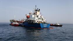 فيديو.. قراصنة إيرانيون يختطفون سفينة عراقية ويطالبون مالكها بفدية