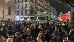 عشرات الاعتقالات في مسيرات ليلية حاشدة بالجزائر