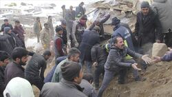 9 وفيات جراء زلزال في وان الكوردية بتركيا