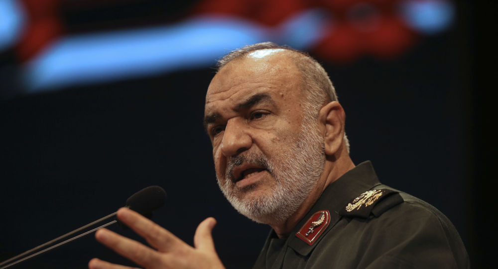 قائد الحرس الثوري الإيراني يتفقد الجبال المحاذية لكوردستان: جميع القمم خاضعة لسيطرتنا