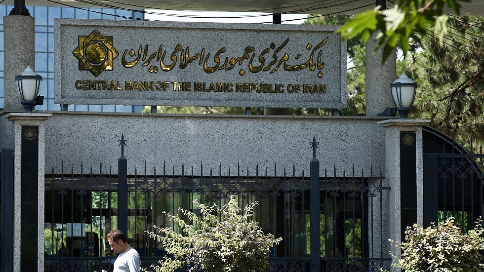 رئيس البنك المركزي الإيراني يزور العراق