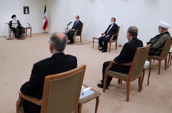 The Foreign Relations Committee to negotiate from “strong Iraq” position