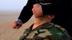 صور .. بعد القبض على مجموعة من التنظيم العثور على جثمان ضابط عراقي نحره داعش