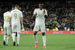 ريال مدريد يحسم الكلاسيكو بهدفين ويستعيد صدارة الدوري