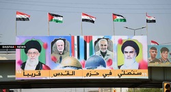 صور الخميني وخامنئي تعود لبغداد بـ"حلة جديدة" (صور وفيديو)