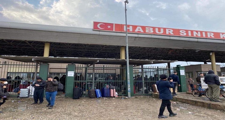 عشرات العراقيين يعلقون بعد اغلاق تركيا الحدود البرية