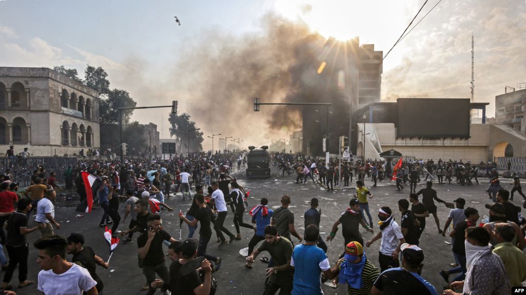 السفارة الامريكية "تأسف" لاستخدام العنف في الاحتجاج وتوجه رسالة