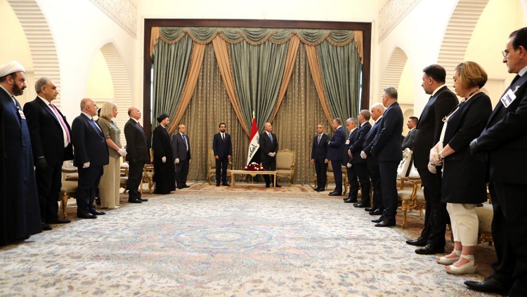 مكوّن عراقي يرفض سياسة "فرض المرشحين" بحكومة الكاظمي