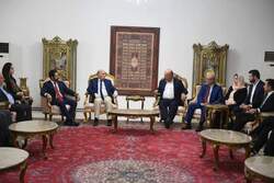 President of the Republic meets Fouad Hussein and KRG delegation