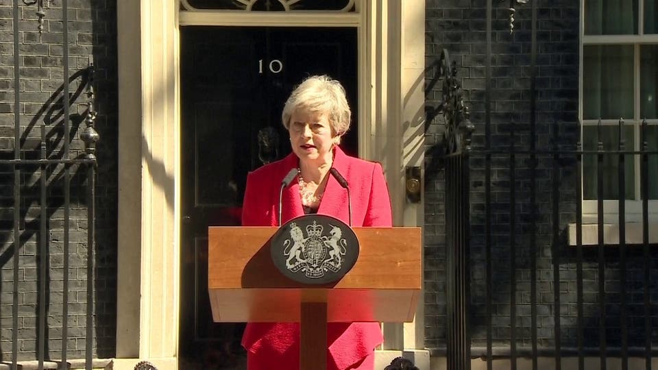 رئيسة وزراء بريطانيا تيريزا ماي تستقيل من منصبها
