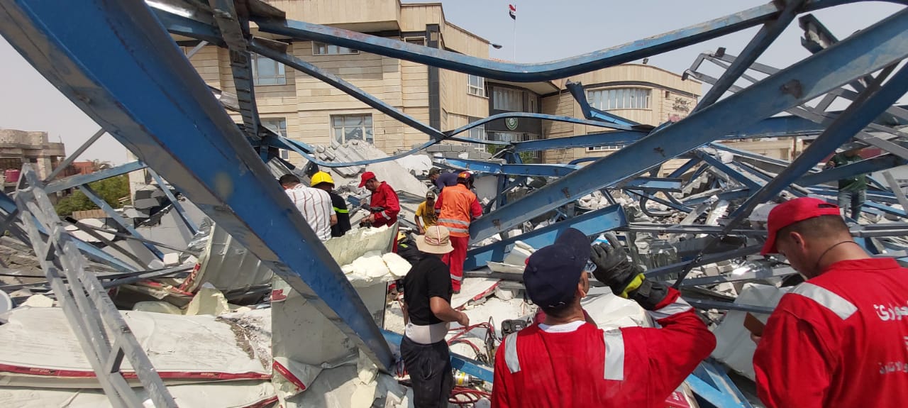 ارتفاع حصيلة ضحايا انهيار المبنى الحكومي بالبصرة بوفاة 3 عمال