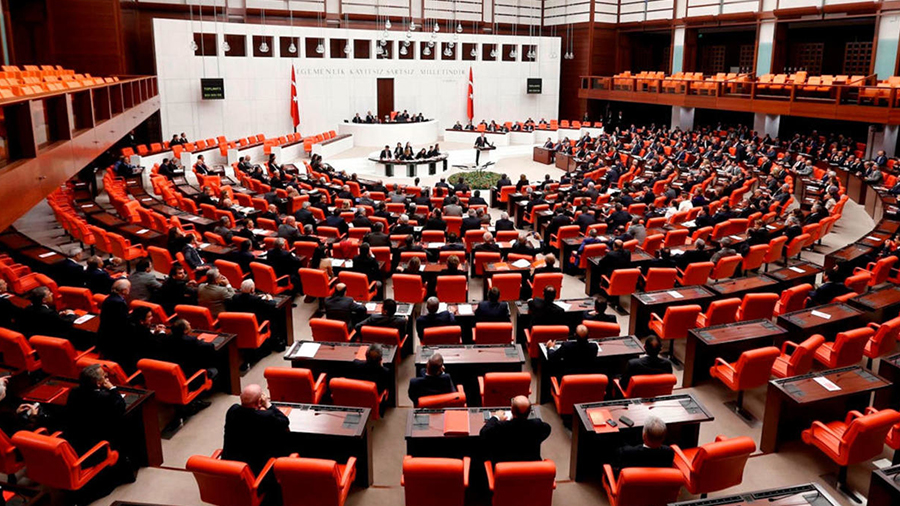 البرلمان التركي يقر قانون مواقع التواصل