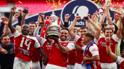 أوباميانج يجدد عقده مع آرسنال لثلاث سنوات