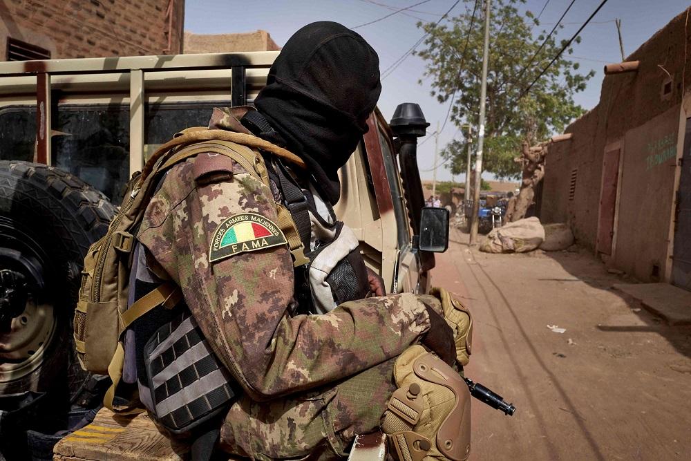 Mali President arrested by mutinying soldiers