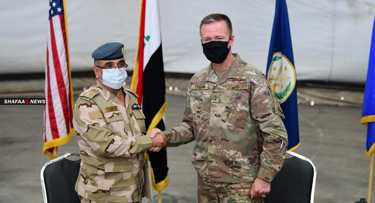 صور .. التحالف الدولي يسلم قاعدة عسكرية في بغداد للقوات العراقية