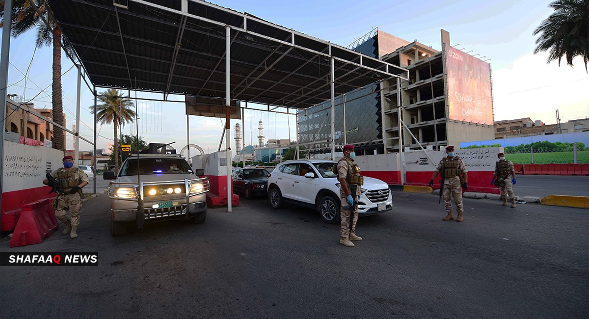 A Katyusha missile lands on the green zone in Baghdad 