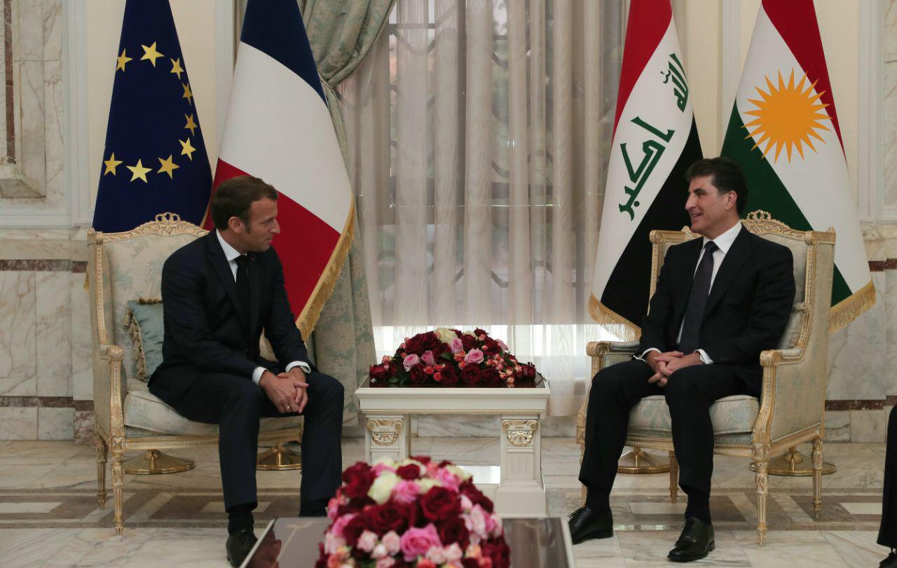 بارزاني يجتمع مع الرئيس الفرنسي ماكرون في بغداد