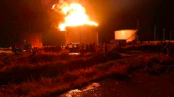 Fire broke out in a huge oil tank in Al-Qayyarah refinery