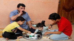 محمد ستار.. عراقي فقد ساقيه في الحرب وكورونا يجوّع أطفاله