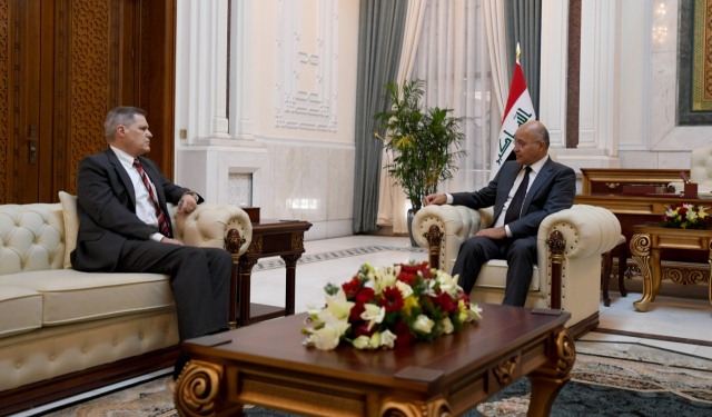 الرئيس العراقي يناقش مع واشنطن "احترام السيادة ورفض التدخلات"