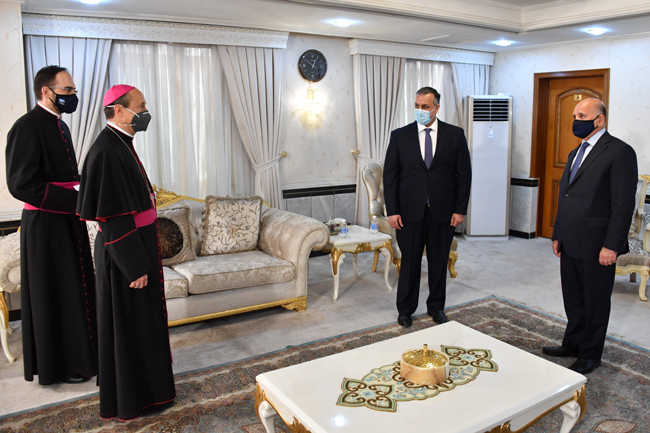 العراق يؤكد على حرية العقيدة وتسهيل مهام بعثة "الكرسي الرسولي"