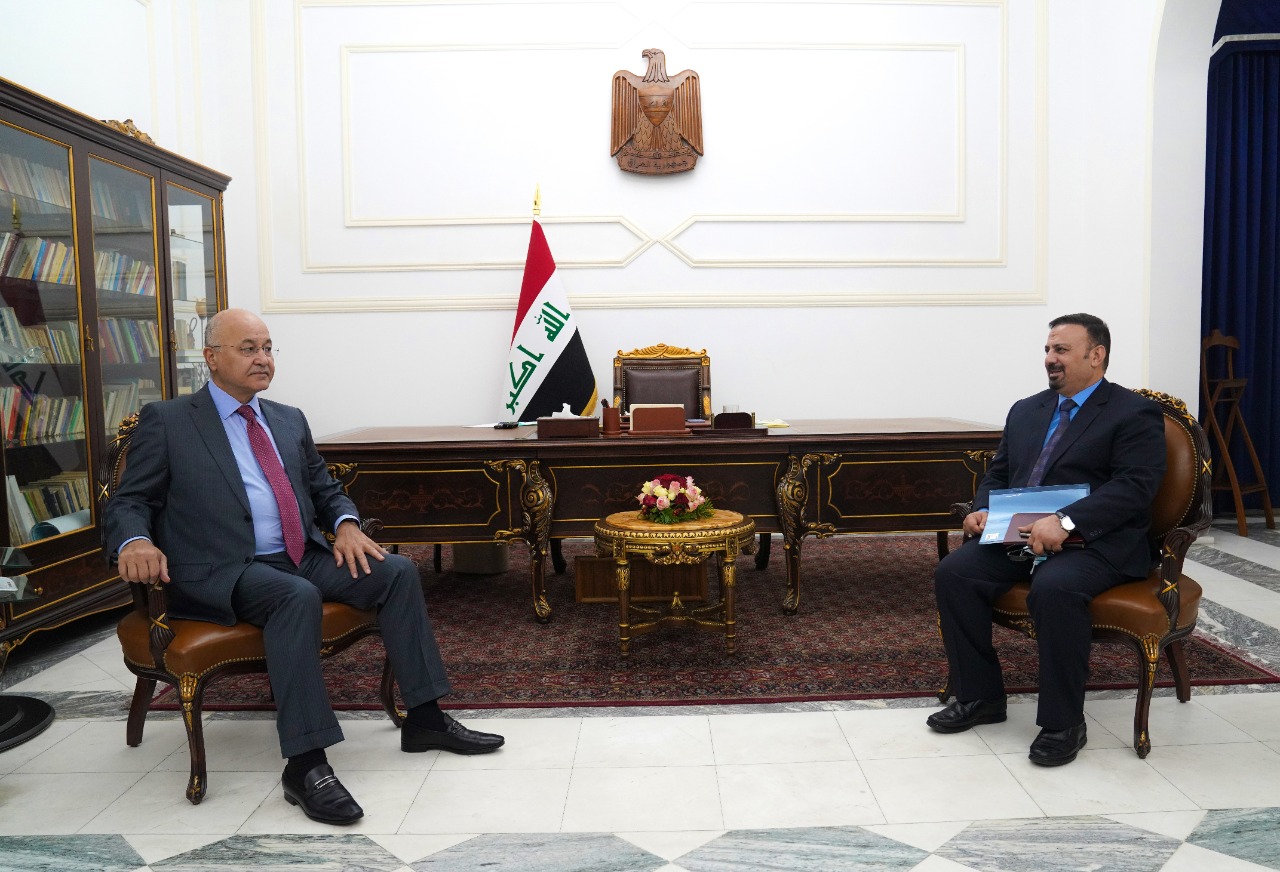 الرئيس العراقي ينبه النزاهة لمهمة "ملحة" ويدعو لتعاون دولي لكشف الفاسدين