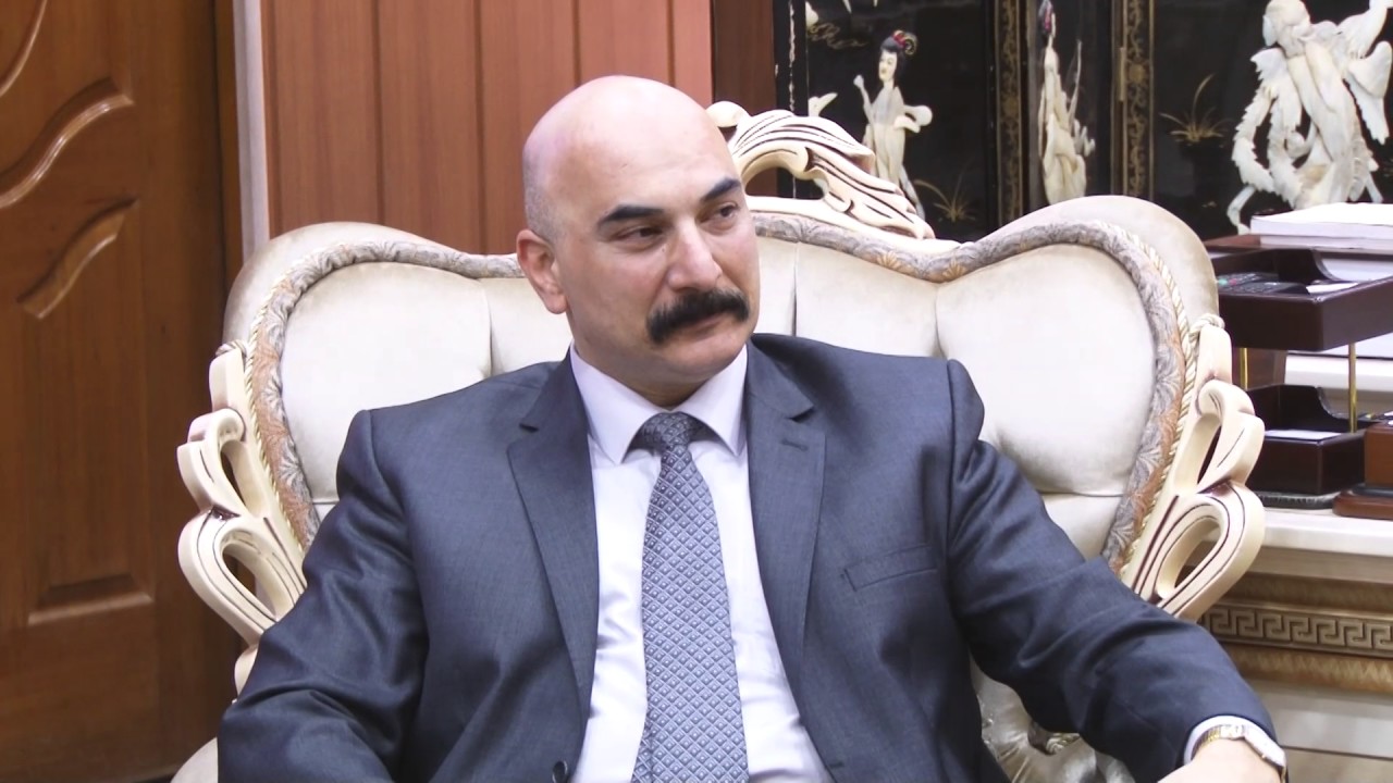 الكاظمي يعفي وزير الدولة لشؤون المحافظات من منصبه