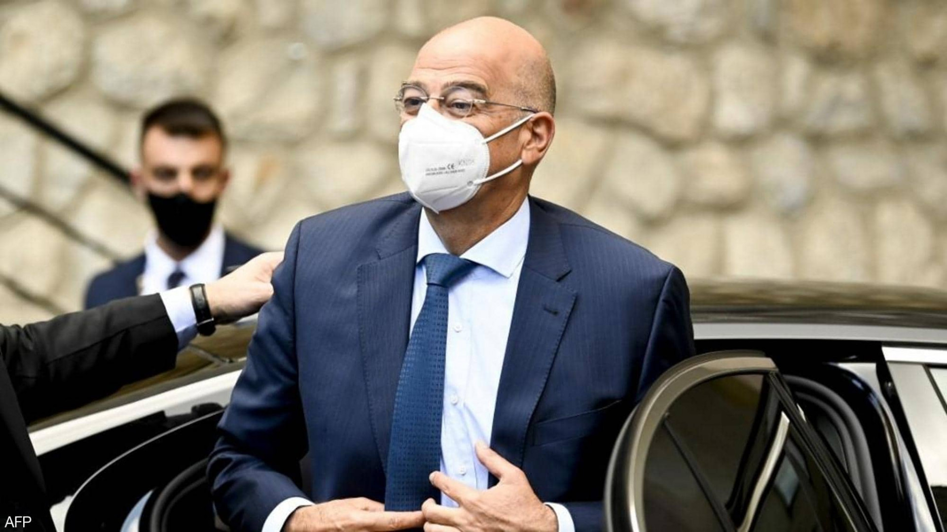 قادما من العراق.. اليونان تتهم تركيا باحتجاز وزير خارجيتها "في الجو"