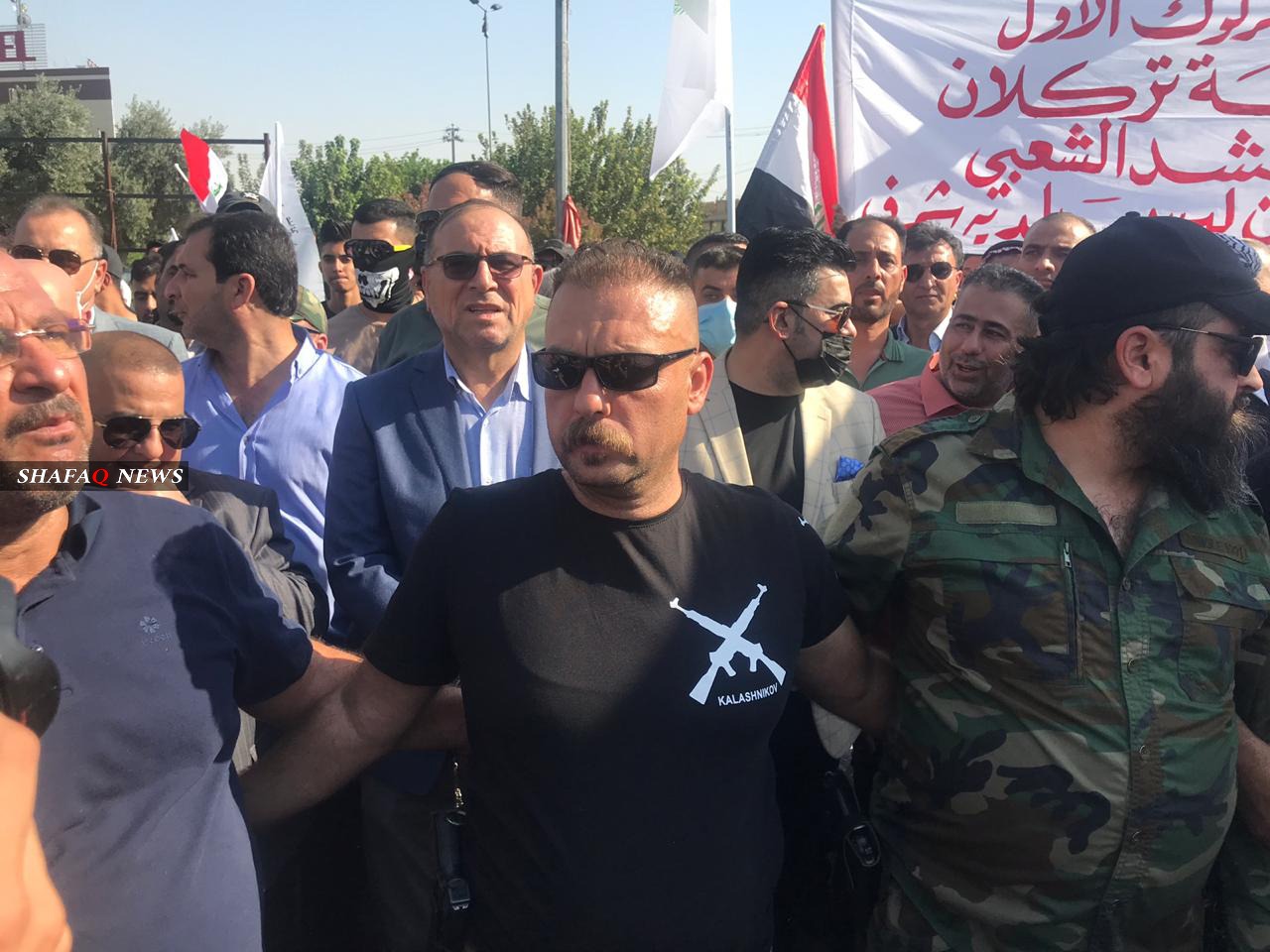 العشرات من مقاتلي وقادة الحشد يتظاهرون في كركوك.. صور