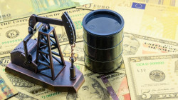 Oil holds near multi-year highs amid demand recovery