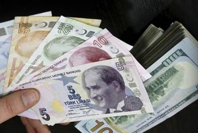 الليرة التركية تنهار امام الدولار الامريكي في مستوى "حرج"