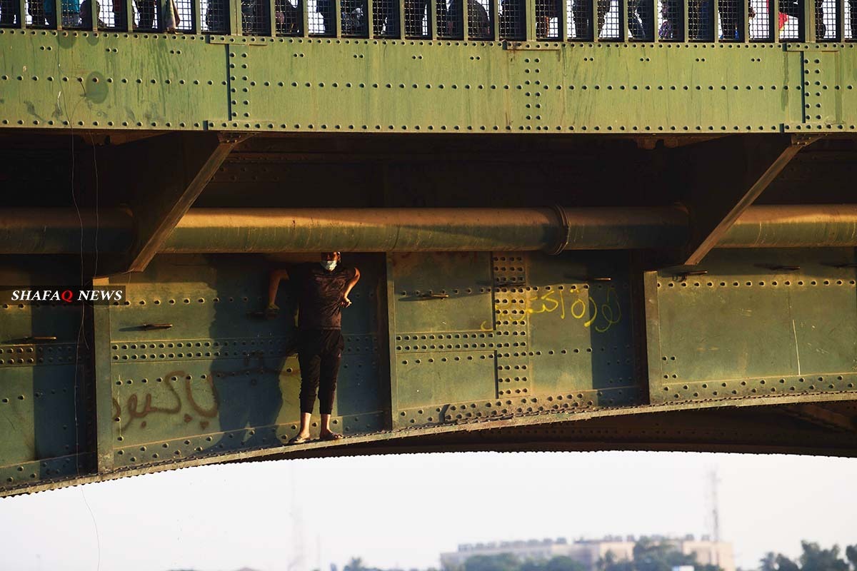 A child fell from al-Jumhuriya bridge during clashes with the security forces 