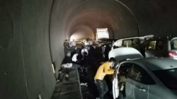 حادث تصادم مروّع بين 9 سيارات داخل نفق في أربيل