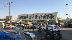 تدفق عشرات المتظاهرين على ساحة التحرير وسط بغداد
