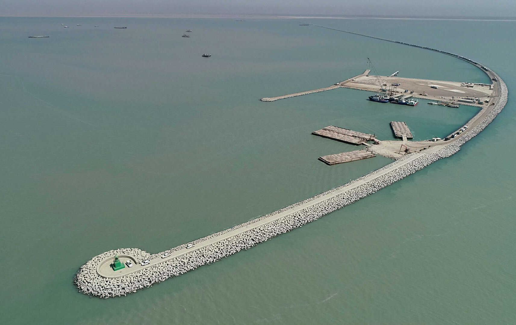 تحقيق نسب إنجاز متقدمة في مشروع القناة الملاحية بميناء الفاو الكبير