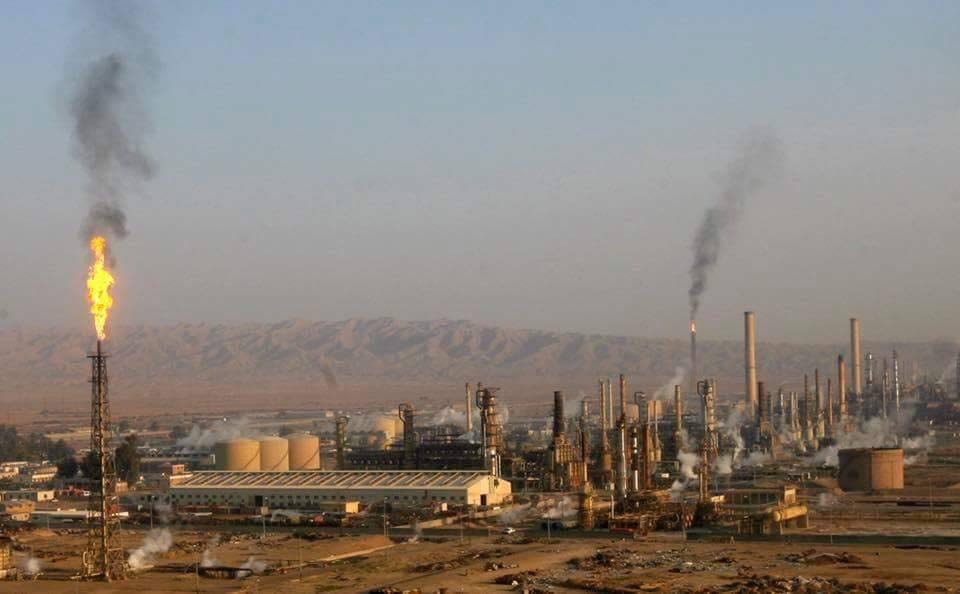 A missile attack targets an oil refinery in Saladin 