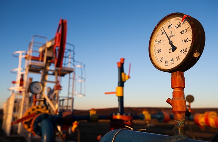 Oil prices fall as OPEC+ output talks "uncertain"