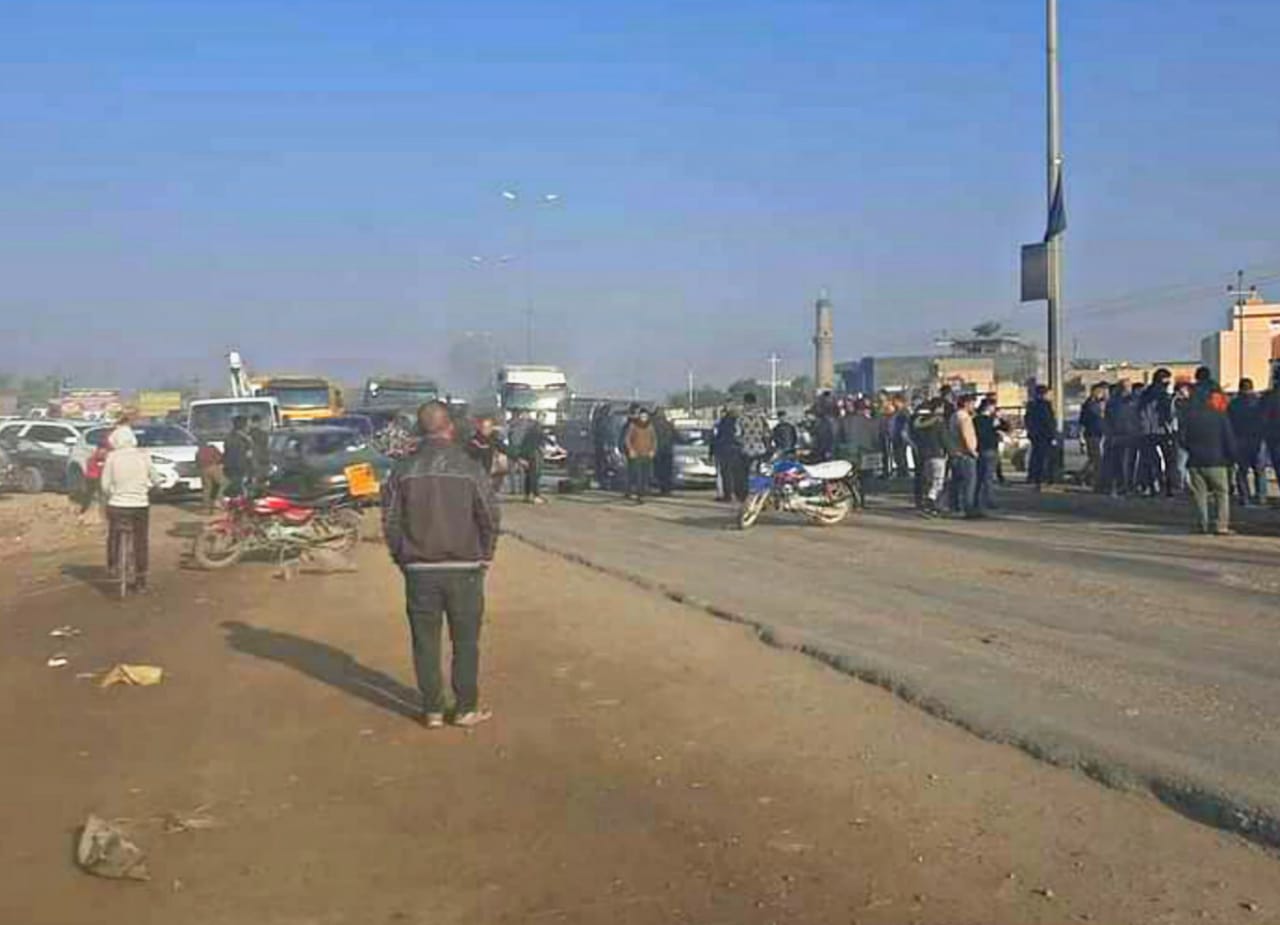 محتجون يقطعون طريق بغداد – إقليم كوردستان ويهددون بالتصعيد