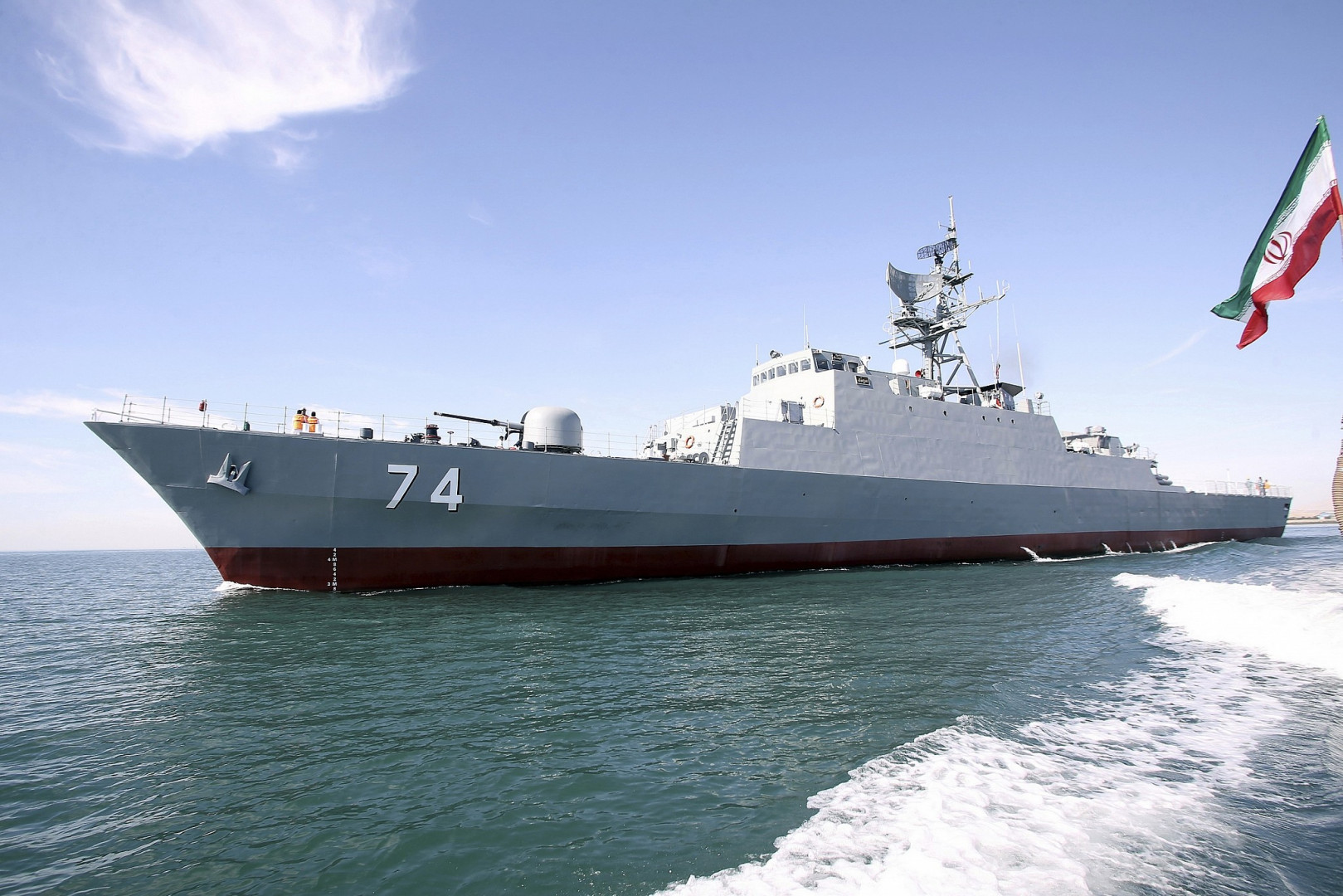 إيران تفرج عن طاقم سفينة مرتبطة بإسرائيل