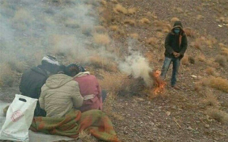 کڵاسه‌یلێ دە تکەڵ کێوەیلە