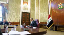 الحكومة العراقية تحظر السفر الى بلدان وتعيد فرض القيود على عدة مرافق