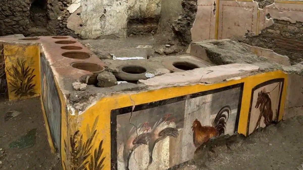 إيطاليا.. اكتشاف مطعم أثري فيه أطعمة تعود لنحو 2000 عام