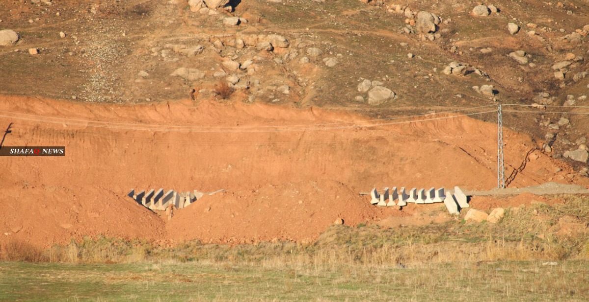 بالصور.. تركيا تستأنف بناء الجدار العازل بالقرب من القرى السورية المحاذية لنهر دجلة