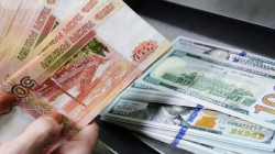 خلال 2020.. تراجع كبير للروبل الروسي أمام الدولار واليورو