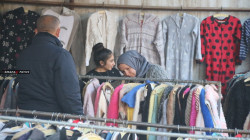 صور.. ارتفاع أسعار الملابس وضعف القدرة الشرائية ينعش سوق "البالة" شرقي سوريا
